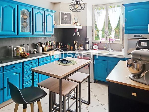 Maison familiale de 214 m² env sur 2090 m² env  de terrain , 4 chambres