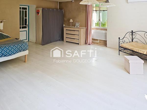 Maison familiale de 214 m² env sur 2090 m² env  de terrain , 4 chambres