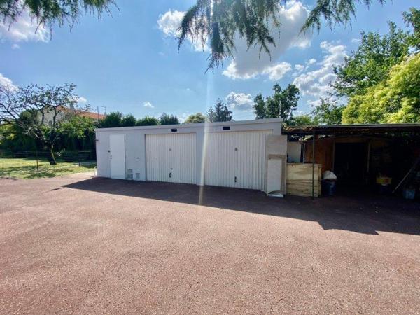 Maison T7 avec double garage et atelier/ 1660m2