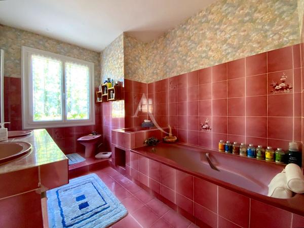 Maison Archiac 5 pièce(s) 139 m2