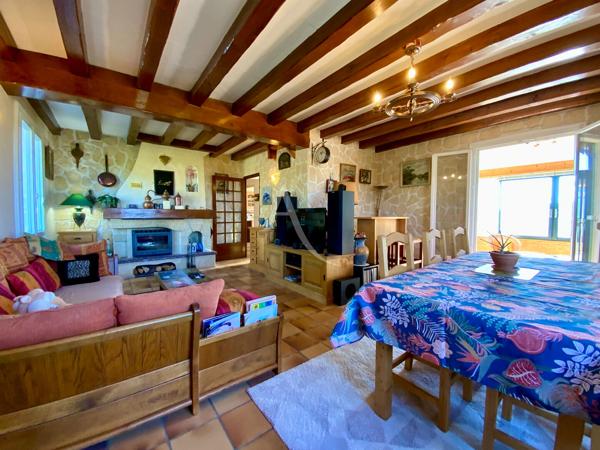 Maison Archiac 5 pièce(s) 139 m2