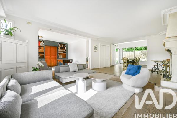 Maison à vendre 8 pièces 214 m² Bougival