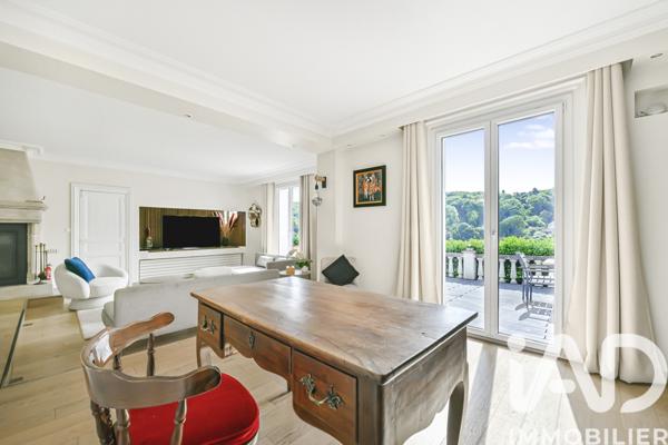 Maison à vendre 8 pièces 214 m² Bougival