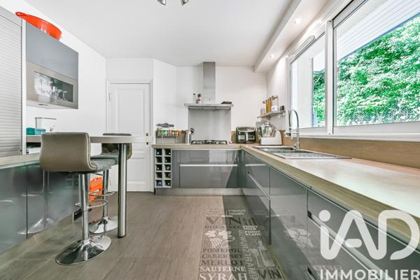 Maison à vendre 8 pièces 214 m² Bougival