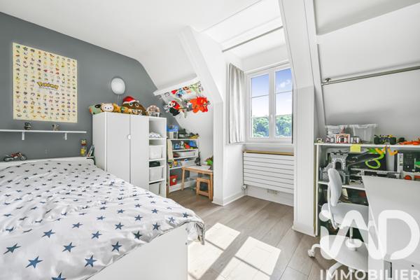 Maison à vendre 8 pièces 214 m² Bougival