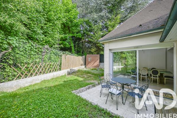 Maison à vendre 8 pièces 214 m² Bougival