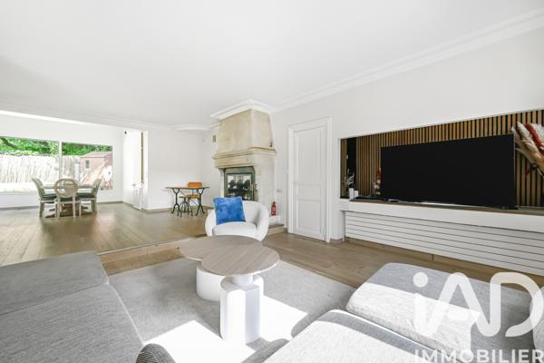 Maison à vendre 8 pièces 214 m² Bougival