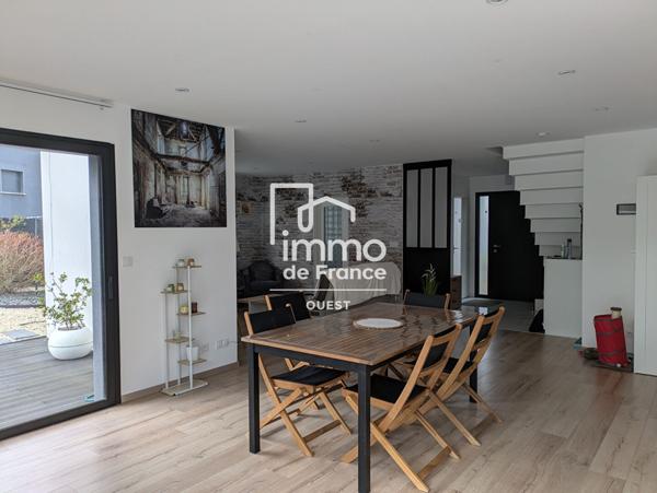 Maison contemporaine avec piscine  Montreuil-Juigné