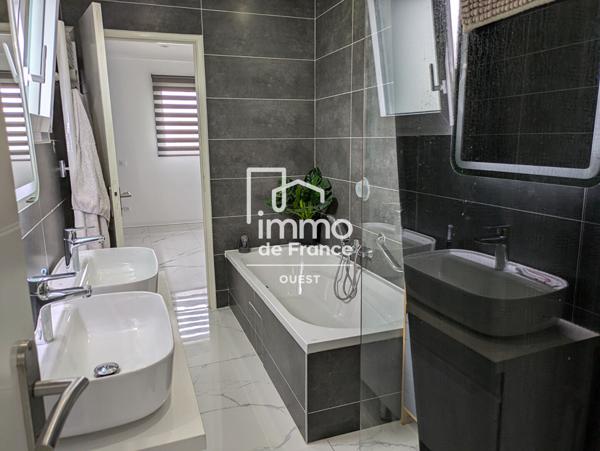 Maison contemporaine avec piscine  Montreuil-Juigné