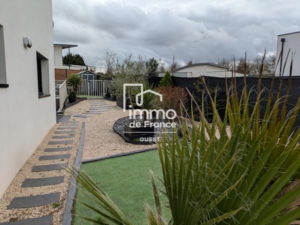 Maison contemporaine avec piscine  Montreuil-Juigné