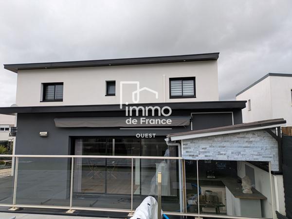 Maison contemporaine avec piscine  Montreuil-Juigné