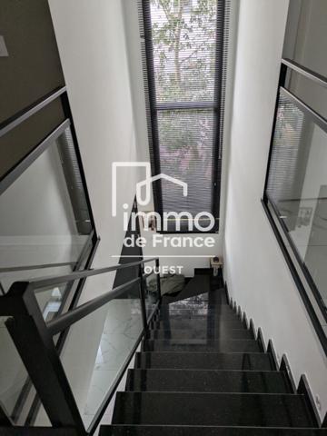 Maison contemporaine avec piscine  Montreuil-Juigné