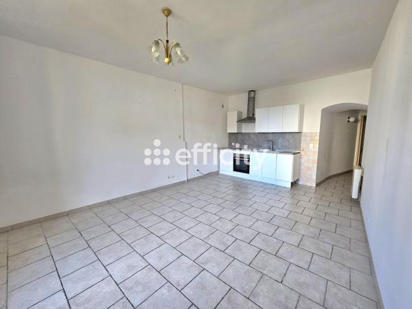 Appartement
         2 pièces
        - 56 m² 155 000 € *