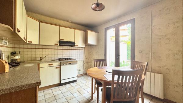 MAISON INDIVIDUELLE Corbeil Essonnes 4 pièce(s) 95 m2