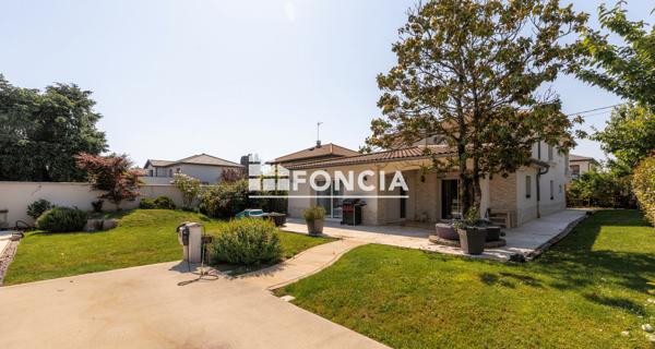 À vendre Maison 5 pièces 177.9 m² - Meyzieu 69330
