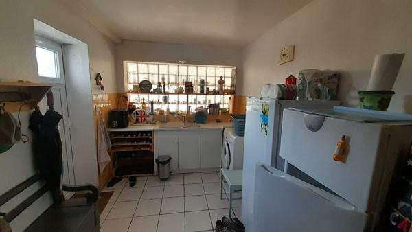 ROCHEFORT - Maison de plain-pied de 102 m² - 3 chambres - Garage et beau jardin clos