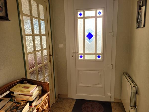 ROCHEFORT - Maison de plain-pied de 102 m² - 3 chambres - Garage et beau jardin clos