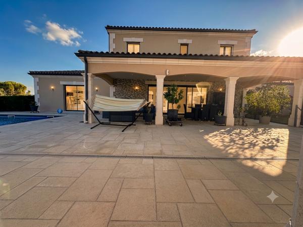 16560 ANAIS Villa de qualité avec piscine et maison indépendante à Anais