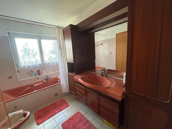 aix les bains "résidence Montcalm" appartement  4 pièces 104 m2 avec 2 garages et une cave