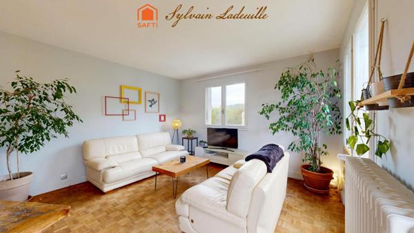 Maison de 120 m² sur 1161 m2 de terrain proche des commerces