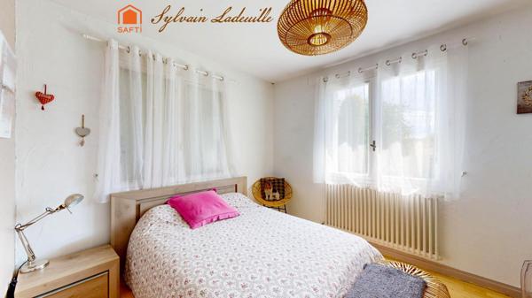 Maison de 120 m² sur 1161 m2 de terrain proche des commerces