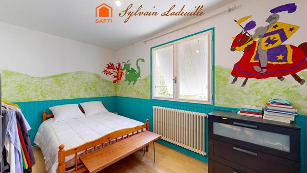 Maison de 120 m² sur 1161 m2 de terrain proche des commerces