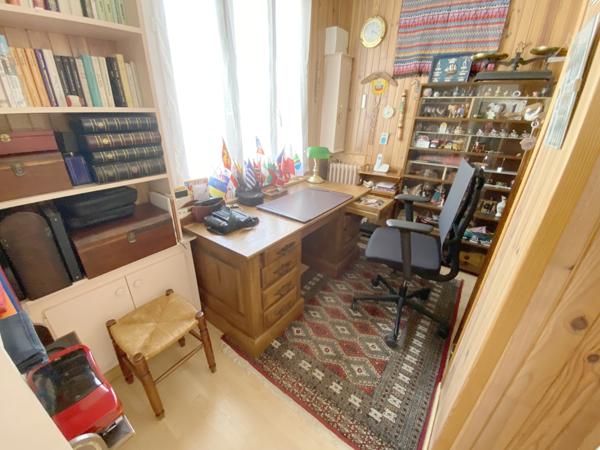 MAISON 3 chambres -2 bureaux - GARAGE en SOUS-SOL