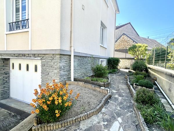 MAISON 3 chambres -2 bureaux - GARAGE en SOUS-SOL