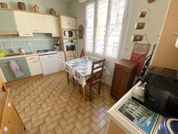 MAISON 3 chambres -2 bureaux - GARAGE en SOUS-SOL