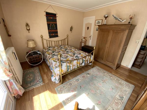 MAISON 3 chambres -2 bureaux - GARAGE en SOUS-SOL