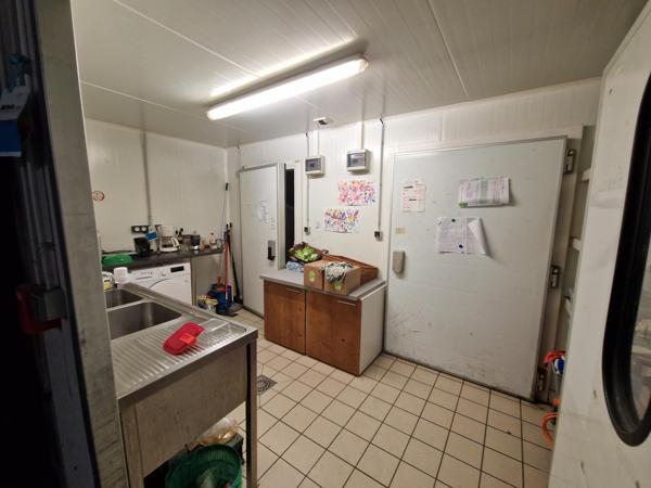 Local D’activité 500m² – Beaucouze