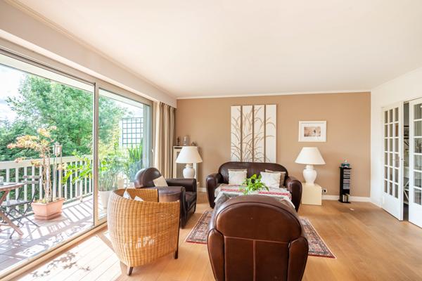 Appartement lumineux, sans vis à vis avec vue et triple balcons