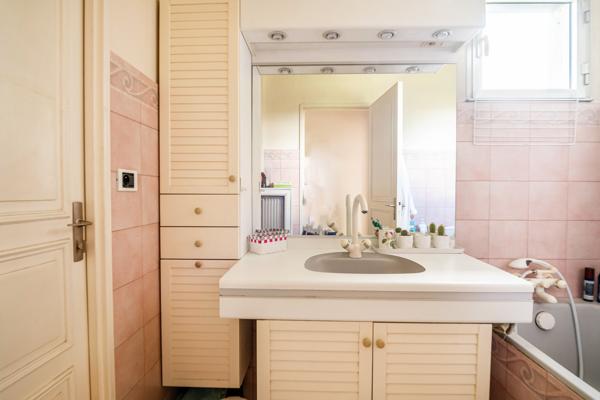 Appartement lumineux, sans vis à vis avec vue et triple balcons