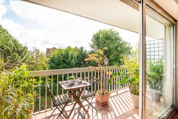 Appartement lumineux, sans vis à vis avec vue et triple balcons