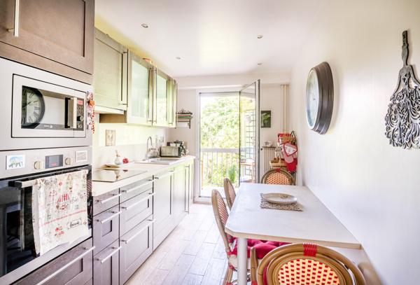 Appartement lumineux, sans vis à vis avec vue et triple balcons