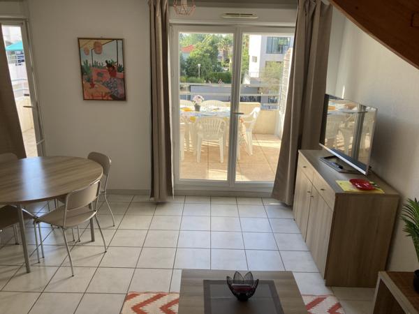 Grand duplex de 50 m² avec vue sur piscine dans résidence avec prestations multiples Le Grau-du-Roi (30240)