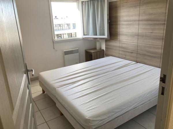 Grand duplex de 50 m² avec vue sur piscine dans résidence avec prestations multiples Le Grau-du-Roi (30240)
