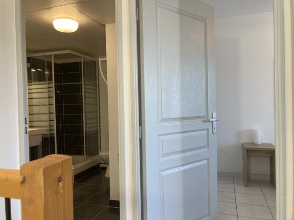 Grand duplex de 50 m² avec vue sur piscine dans résidence avec prestations multiples Le Grau-du-Roi (30240)