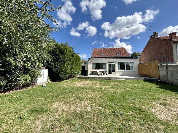 JOLIE MAISON INDIVIDUELLE AVEC GARAGE