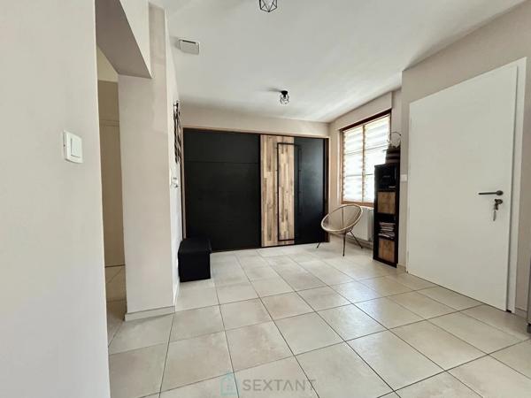 JOLIE MAISON INDIVIDUELLE AVEC GARAGE