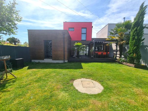 Maison contemporaine en impasse au calme