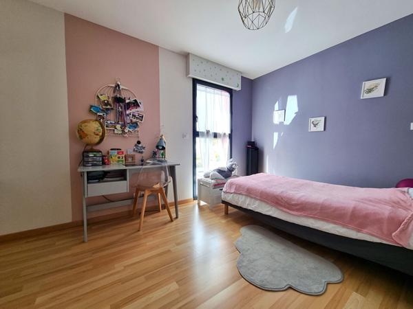 Maison contemporaine en impasse au calme