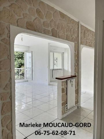 SAINT ETIENNE 42100 bel appartement de 104 m² 3 chambres et place de parking