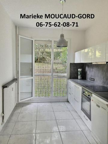 SAINT ETIENNE 42100 bel appartement de 104 m² 3 chambres et place de parking