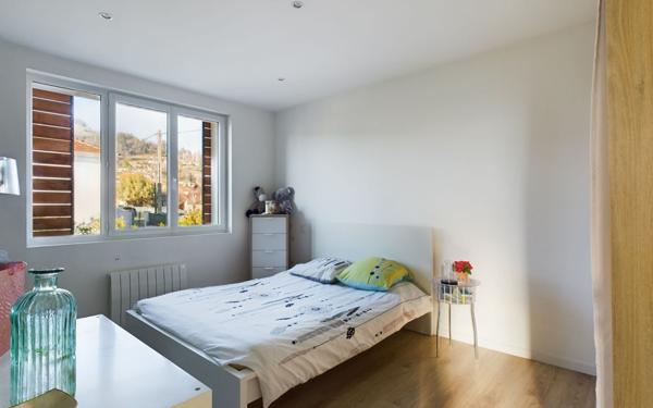 Maison à vendre    4 pièces •  Saint-Marcellin