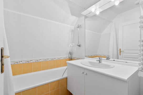 Appartement Chambourcy 5 pièce(s) 100 m2 478 400 € **  - Référence  18370