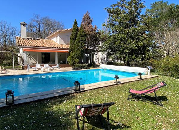 Belle maison d'architecte dans un beau parc boisé Montauban Le Fau
