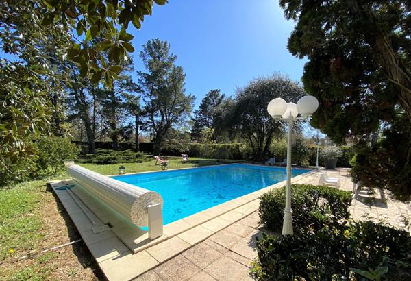 Belle maison d'architecte dans un beau parc boisé Montauban Le Fau