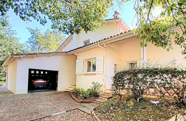 Belle maison d'architecte dans un beau parc boisé Montauban Le Fau