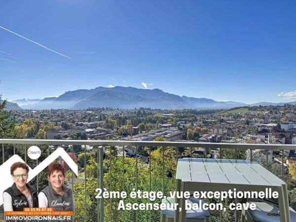 Appartement rénové, lumineux et cosy, avec vue exceptionnelle sur les massifs, ascenseur